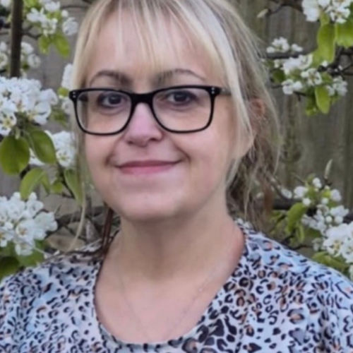 Ruth Holmes